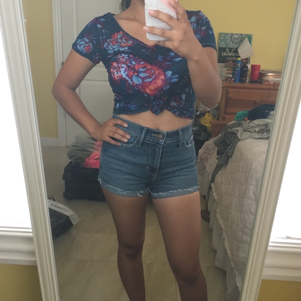 Mudd Floral tee